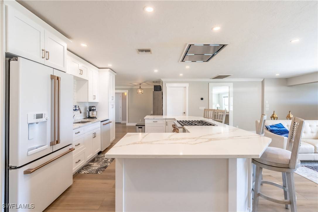 Naples, FL 34112,2237 Kings Lake BLVD