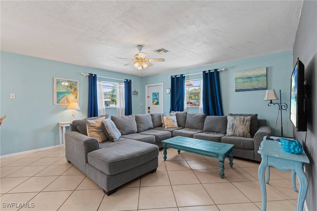 Bonita Springs, FL 34134,4241 Mariner LN