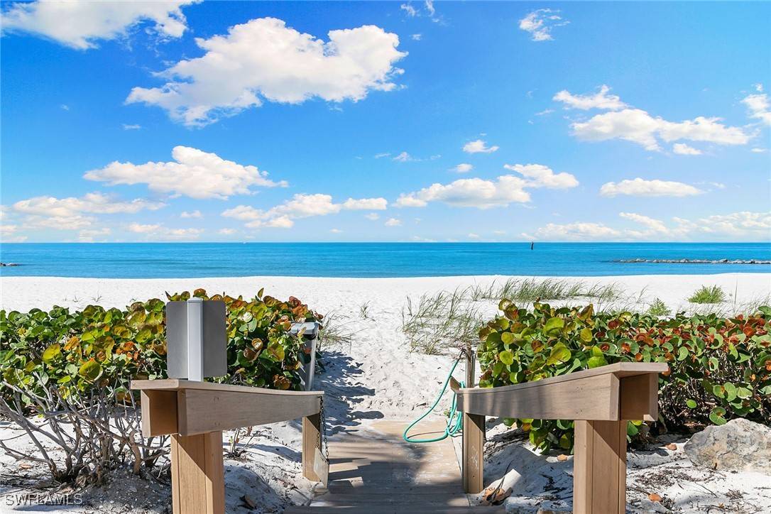 Naples, FL 34102,2205 Gulf Shore BLVD N #E3