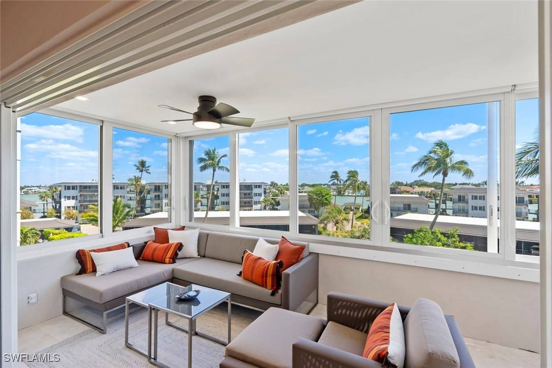 Naples, FL 34103,3410 Gulf Shore BLVD N #403