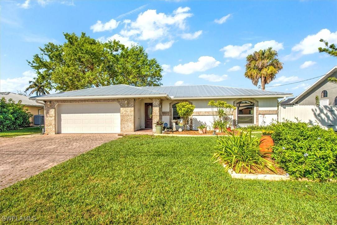 North Fort Myers, FL 33917,2215 Club House RD