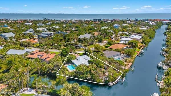Sanibel, FL 33957,736 Windlass WAY