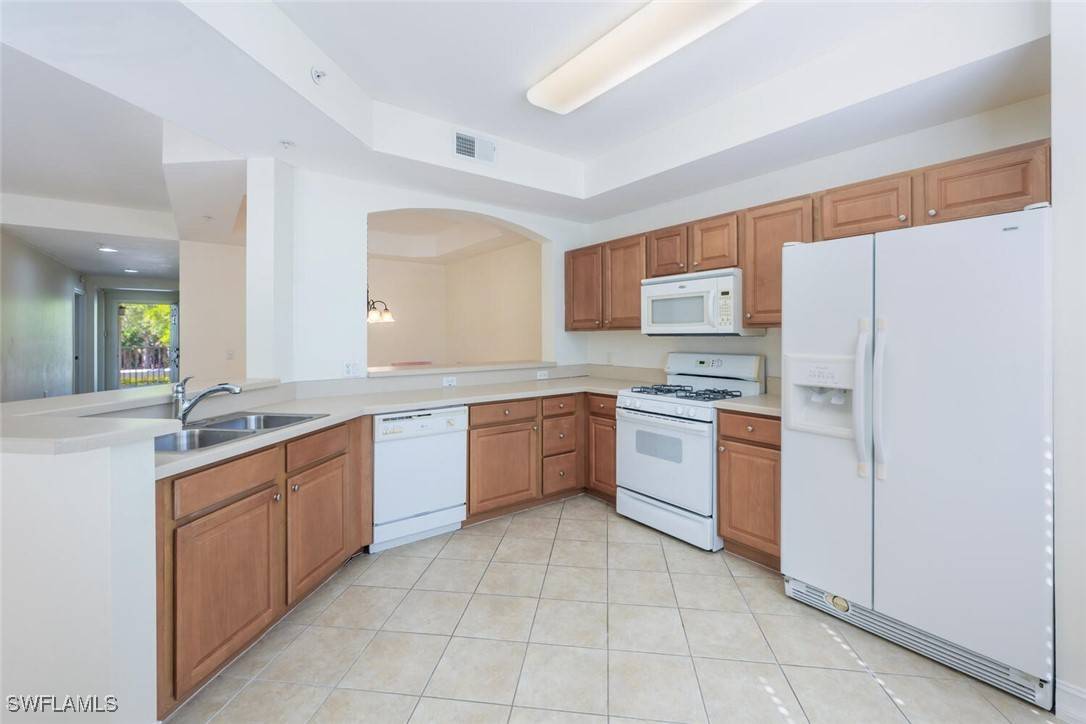 Naples, FL 34119,1882 Tarpon Bay DR S #205