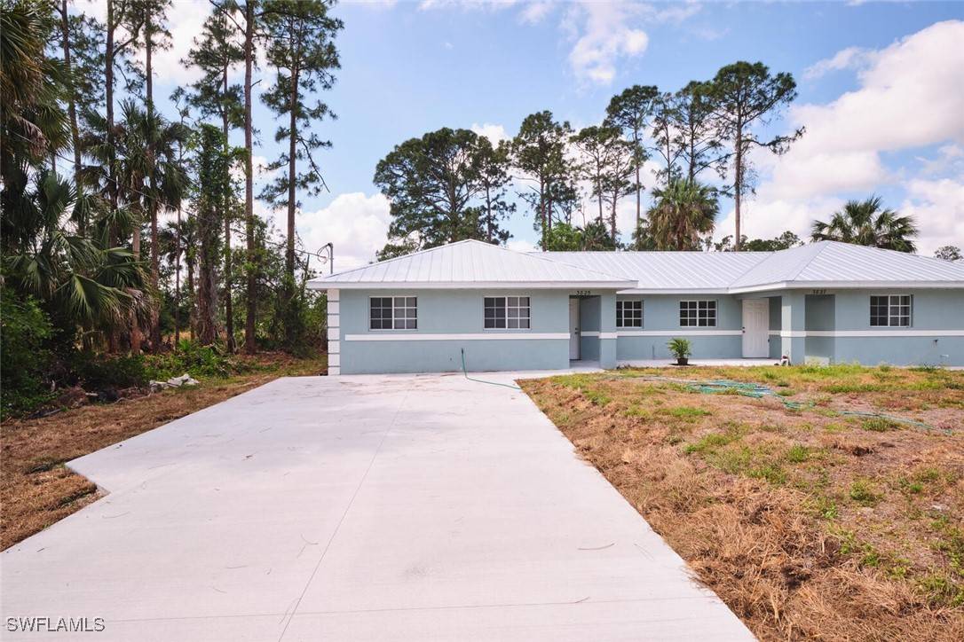 Fort Myers, FL 33905,3825/3827 Hollycrest ST