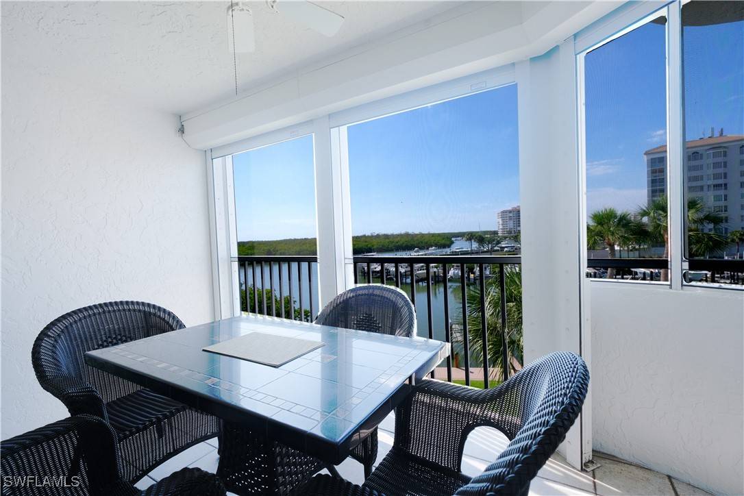 Naples, FL 34110,12945 Vanderbilt DR #402