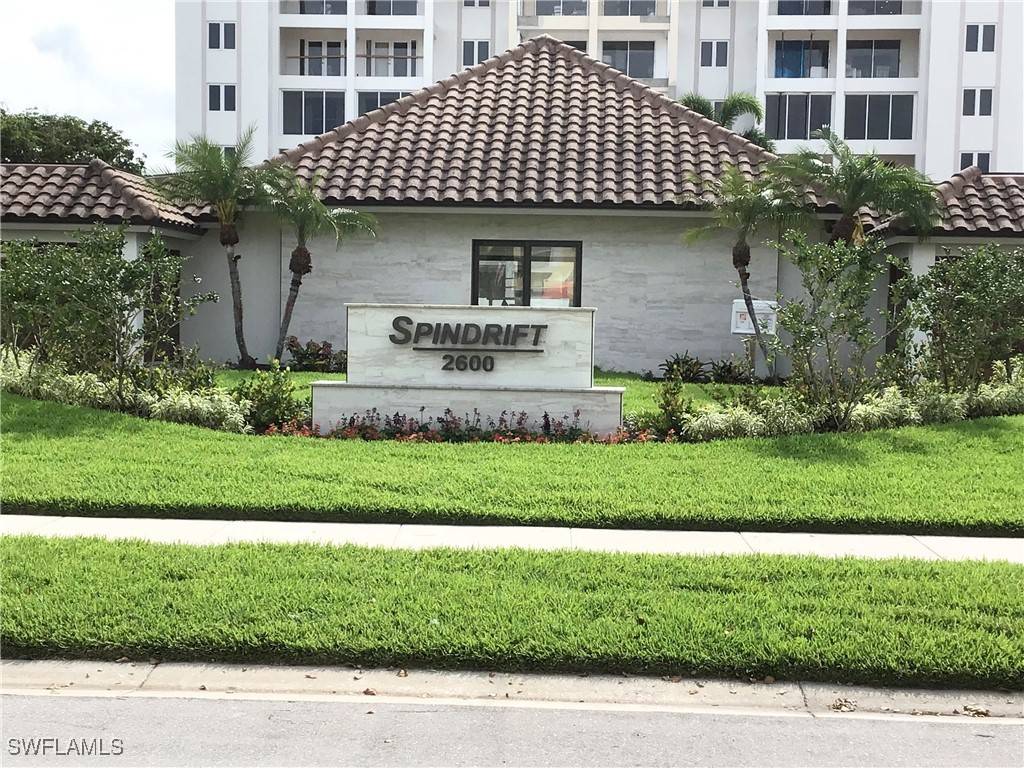 Naples, FL 34103,2600 Gulf Shore BLVD N #64