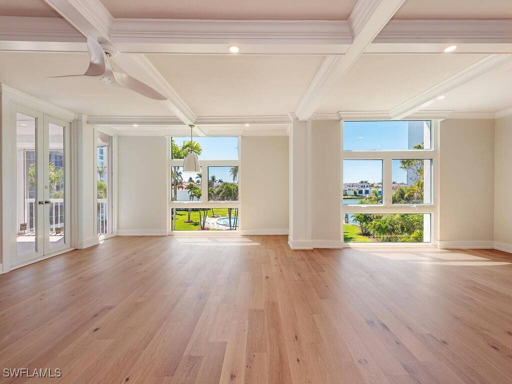 Naples, FL 34103,400 Park Shore DR #304