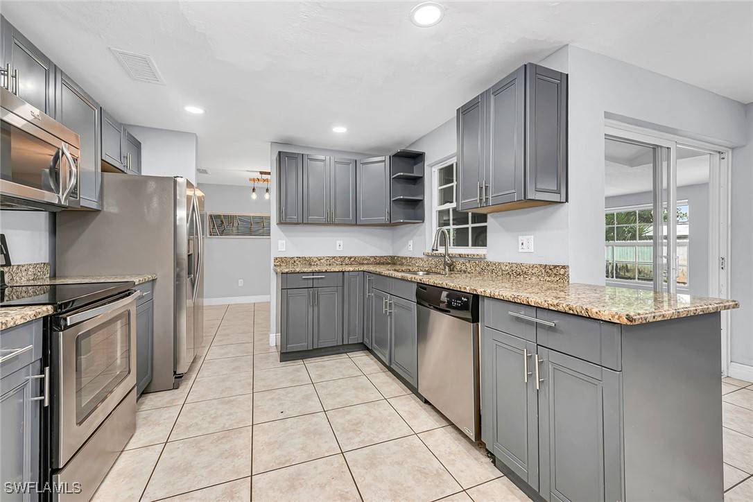 Naples, FL 34112,4838 Tahiti LN