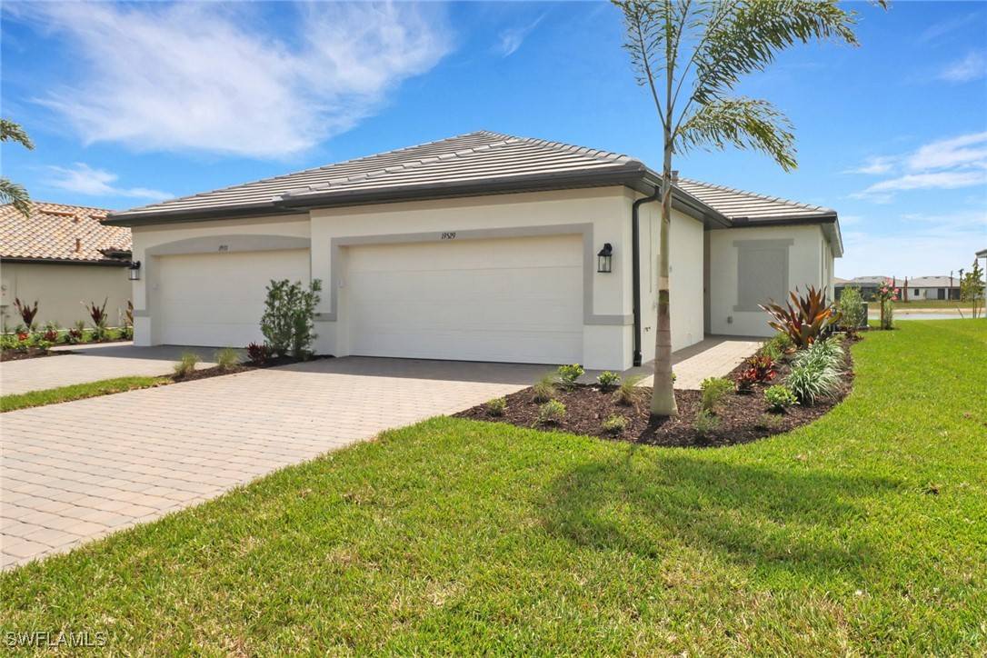 Estero, FL 33928,19529 Hinkley DR