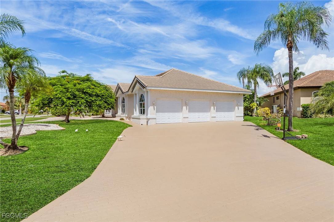 Cape Coral, FL 33914,1207 SW 52nd TER