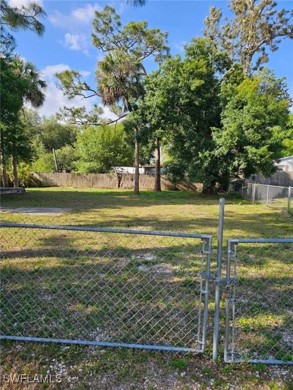 North Fort Myers, FL 33903,226 Capitol ST