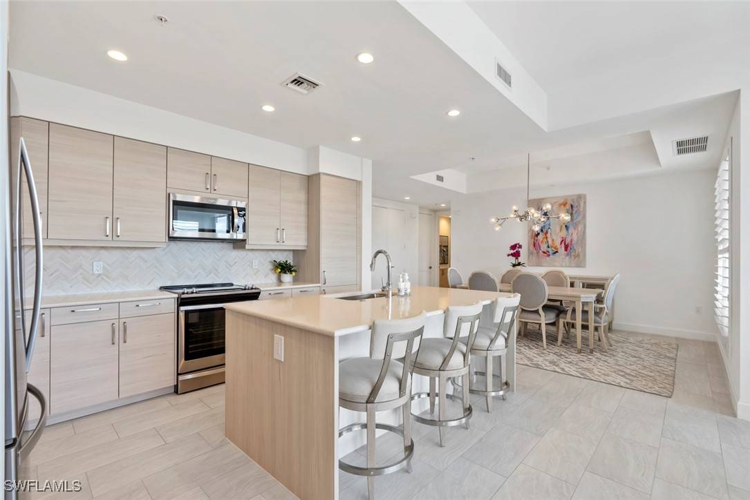 Naples, FL 34102,1111 Central AVE #507