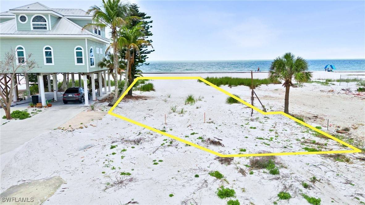 Fort Myers Beach, FL 33931,5682 Estero BLVD