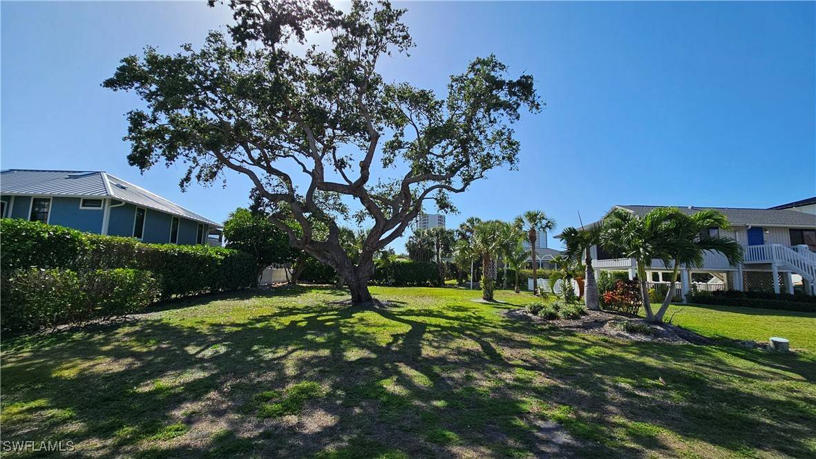Marco Island, FL 34145,872 Swan DR