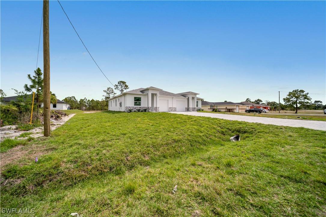 Lehigh Acres, FL 33974,1153-1155 Countess AVE