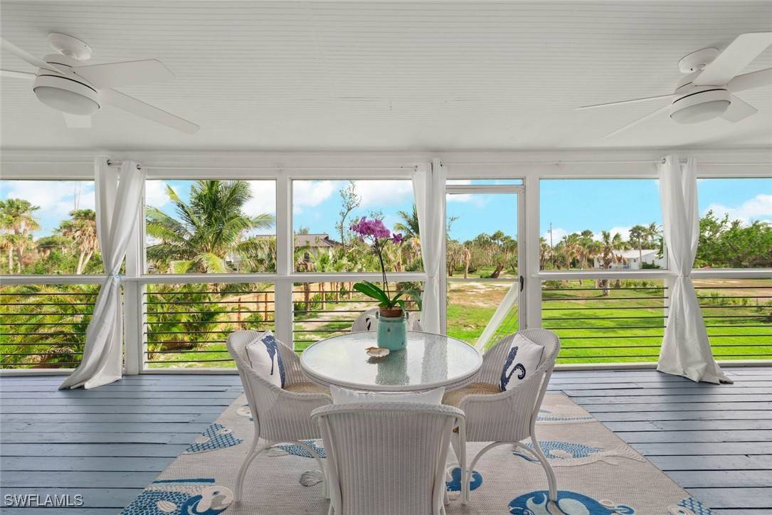 Sanibel, FL 33957,6093 Henderson RD