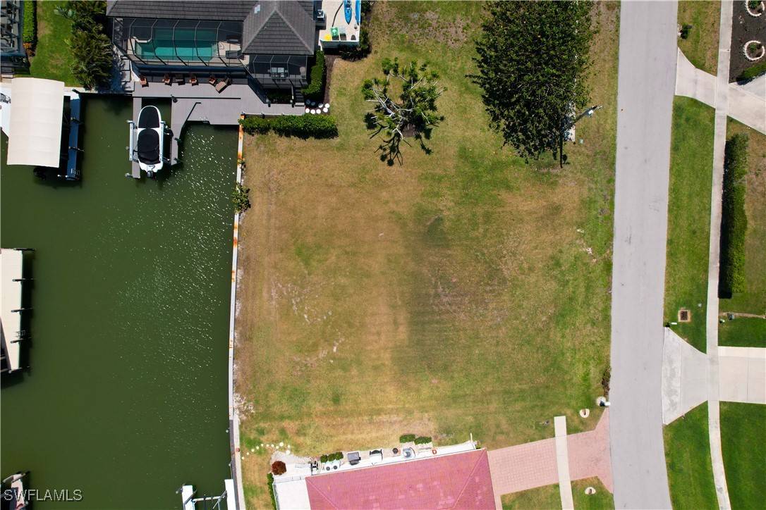 Marco Island, FL 34145,903 Juniper CT
