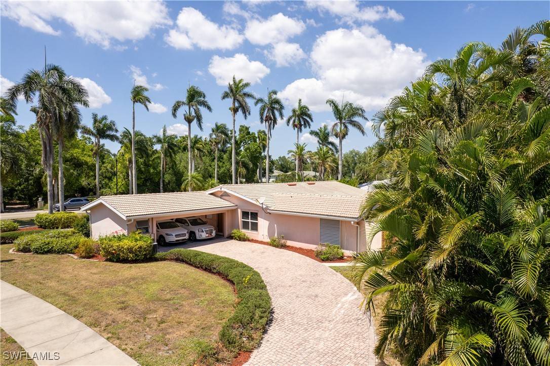 Fort Myers, FL 33901,2627 McGregor BLVD