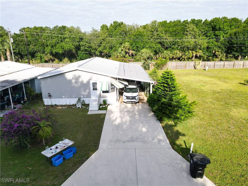 Moore Haven, FL 33471,933 YACHT CLUB WAY