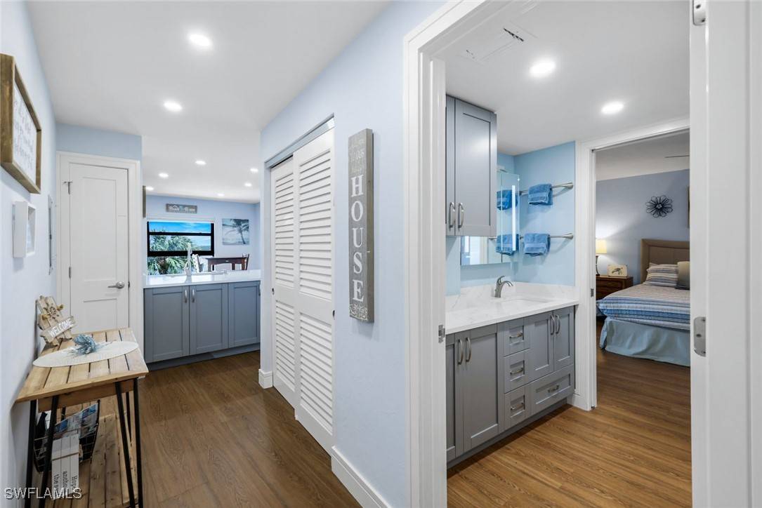 Marco Island, FL 34145,1085 Bald Eagle DR #E405