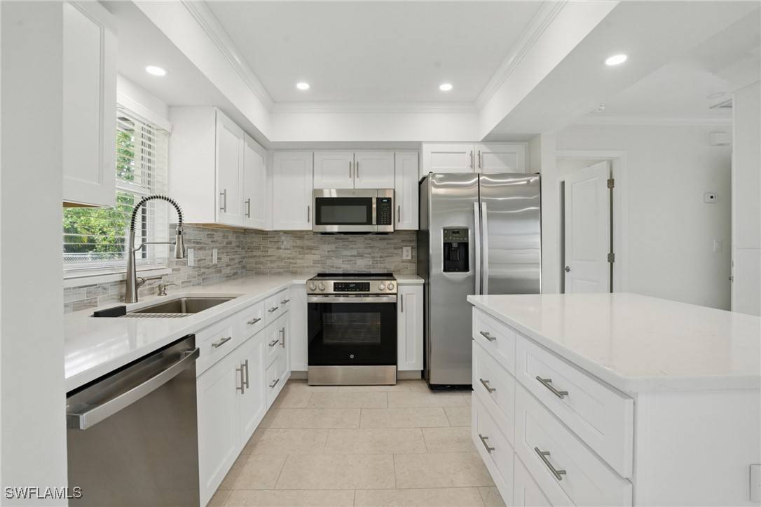 Cape Coral, FL 33990,2203 SE Santa Barbara PL