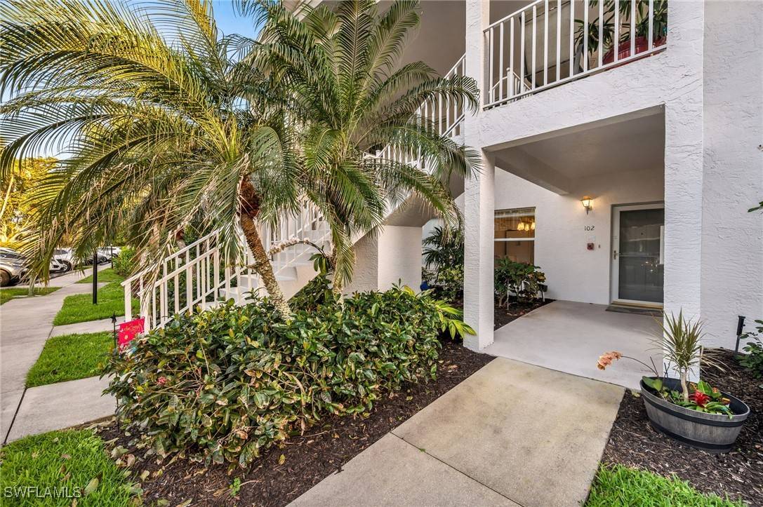 Naples, FL 34110,1240 Sarah Jean CIR #M102