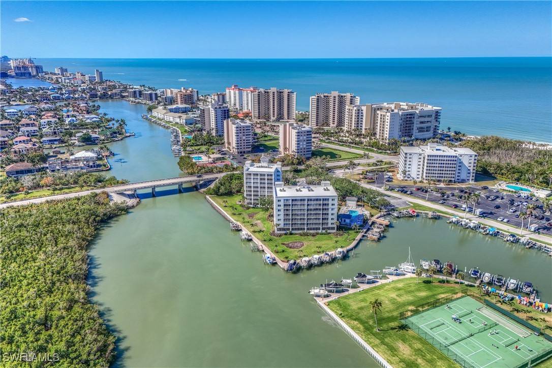 Naples, FL 34108,33 Bluebill AVE #A404