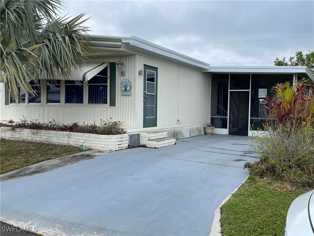 North Fort Myers, FL 33917,14732 Constitution WAY