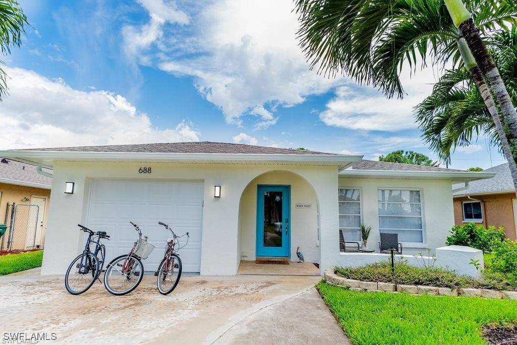 Naples, FL 34108,688 106th AVE N
