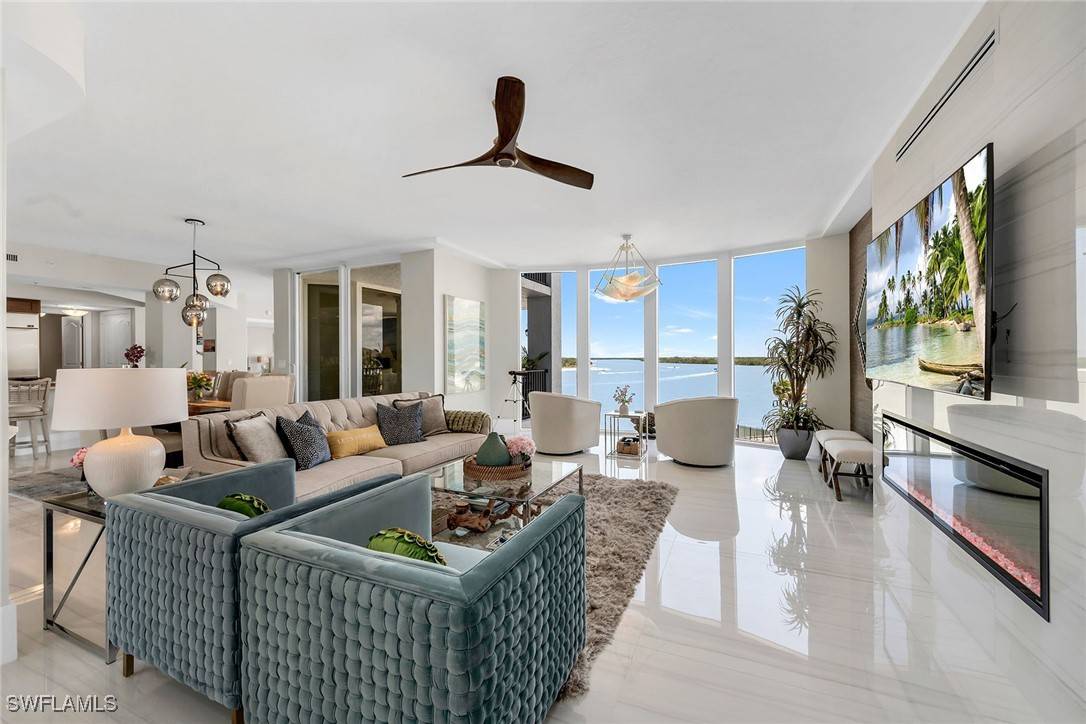 Naples, FL 34113,700 La Peninsula BLVD #306