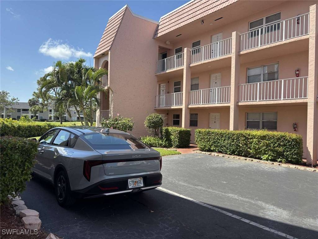 Naples, FL 34105,180 Turtle Lake CT #101