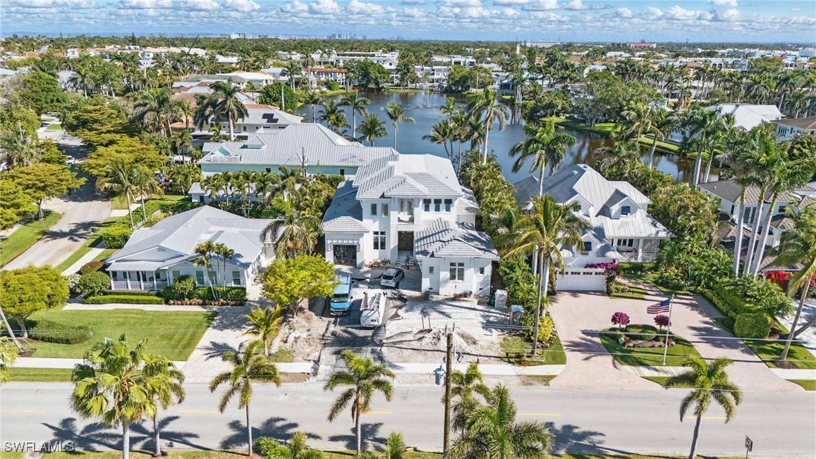 Naples, FL 34102,493 8th AVE S