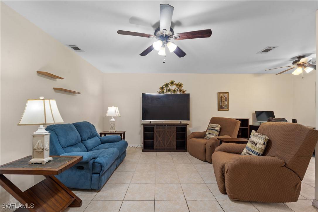 Fort Myers, FL 33919,8256 Charter Club CIR #5