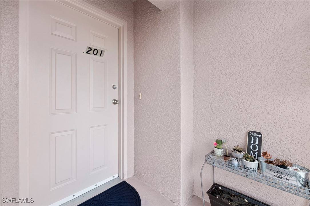 Cape Coral, FL 33990,904 SE 13th ST #201