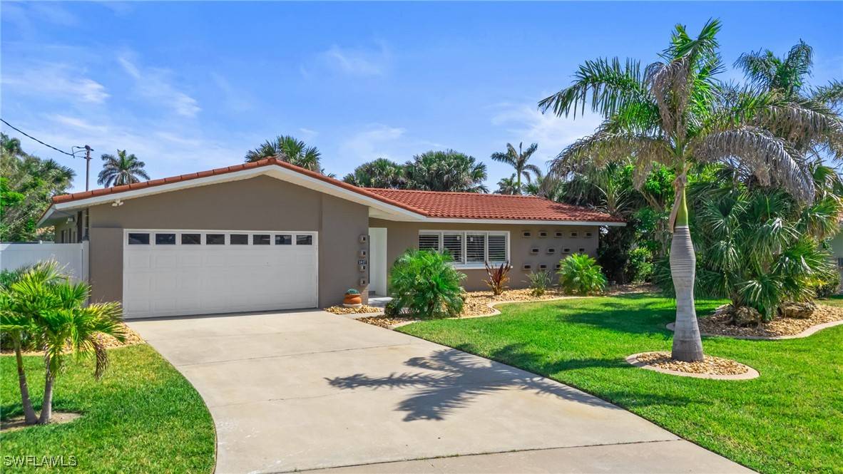 Cape Coral, FL 33904,1017 Dolphin DR