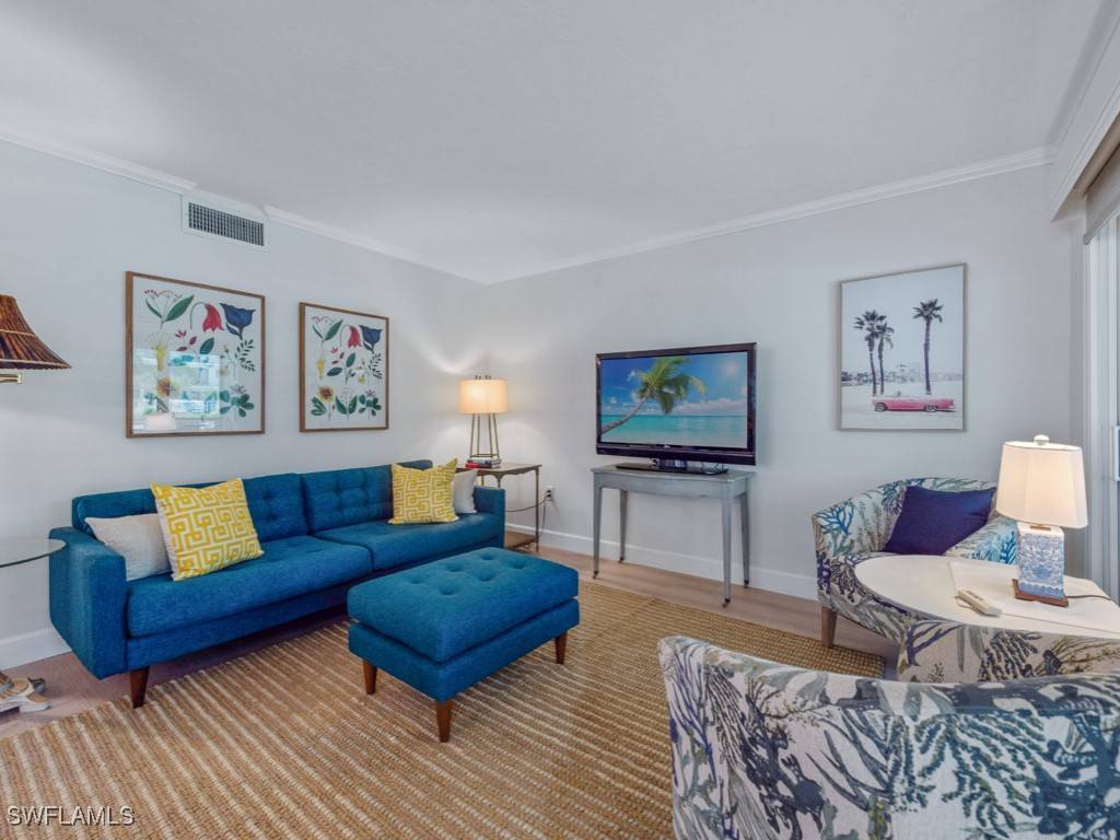 Naples, FL 34103,3200 GULF SHORE BLVD N #105