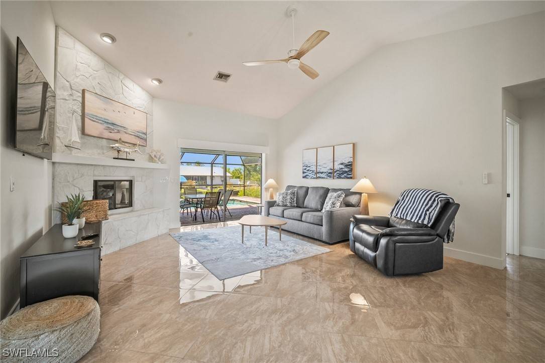 Estero, FL 33928,20640 Porthole CT