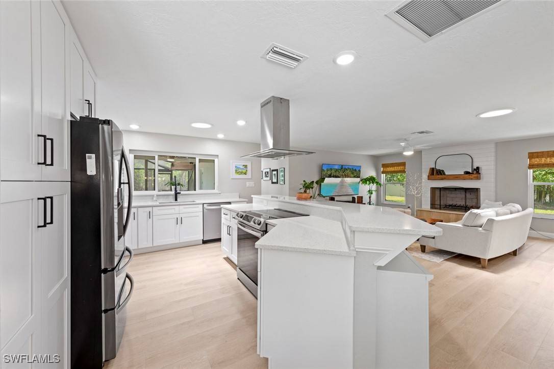 Fort Myers, FL 33908,3795 Liberty SQ