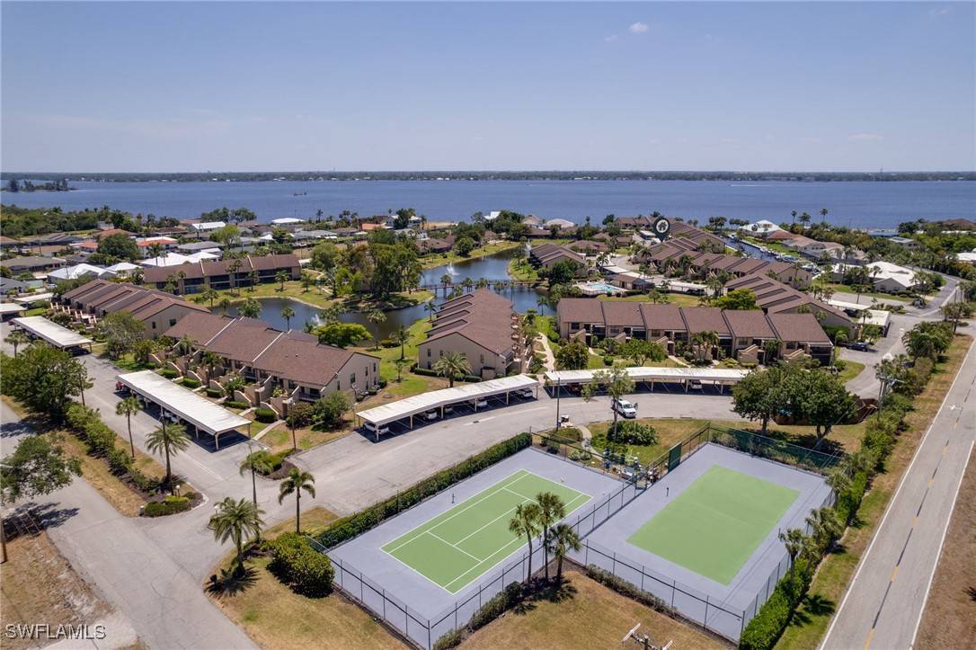 North Fort Myers, FL 33917,15489 Admiralty CIR #5