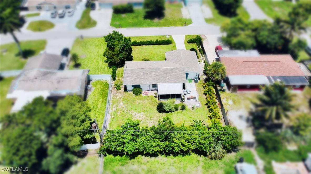 Naples, FL 34116,2084 46th ST SW