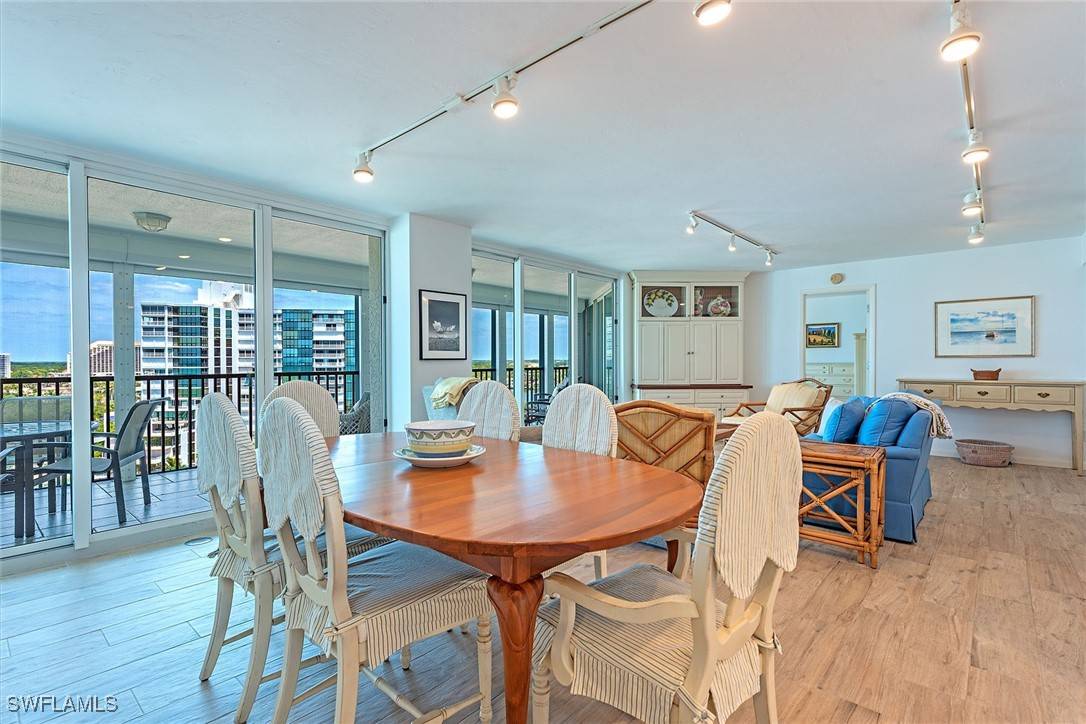 Naples, FL 34103,4651 Gulf Shore BLVD N #1106