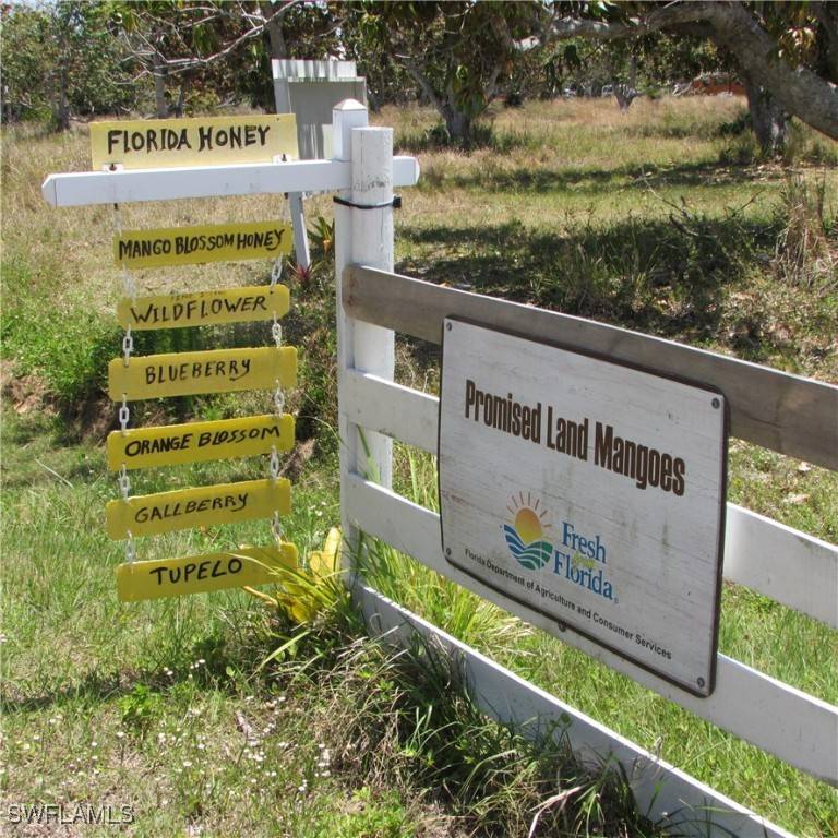 Bokeelia, FL 33922,7127 Pineland RD