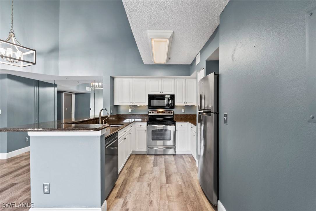 Naples, FL 34104,1270 Wildwood Lakes BLVD #304