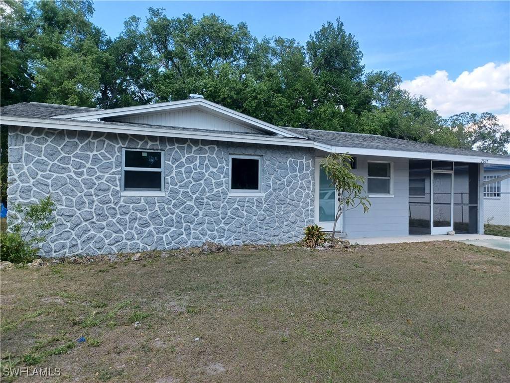 Fort Myers, FL 33916,2627 Saint Charles ST