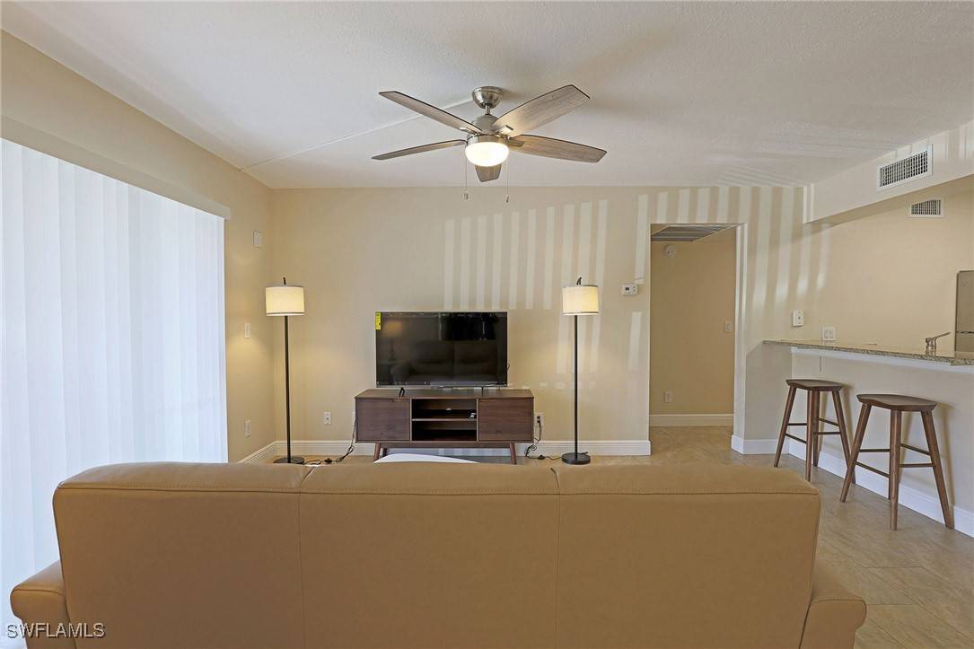 Fort Myers, FL 33919,5327 Summerlin RD #2707