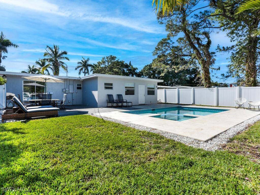 Naples, FL 34102,1279 10th AVE N