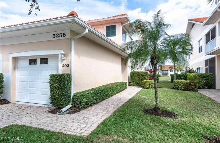 Naples, FL 34110,5255 Birmingham DR #202