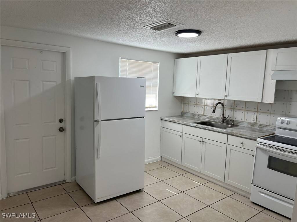 North Fort Myers, FL 33917,286 Lowell AVE #296