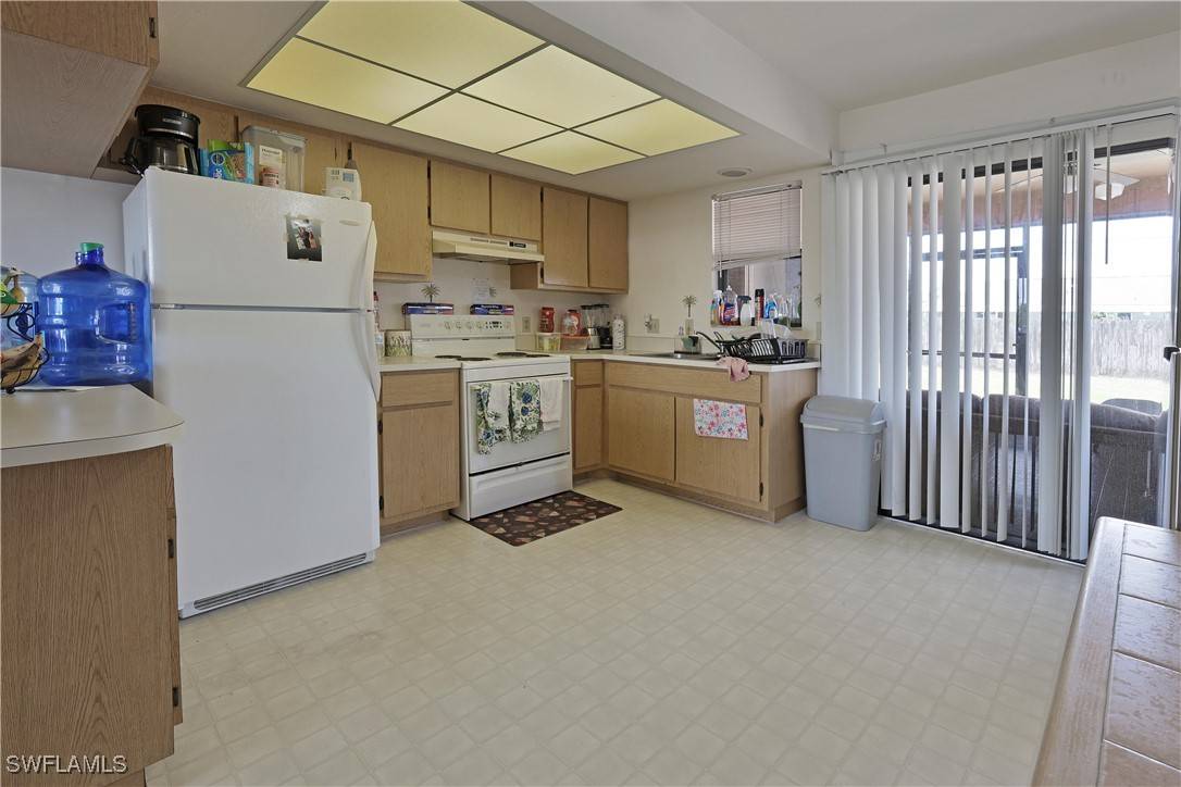 Fort Myers, FL 33967,7494/7496 Carrier RD