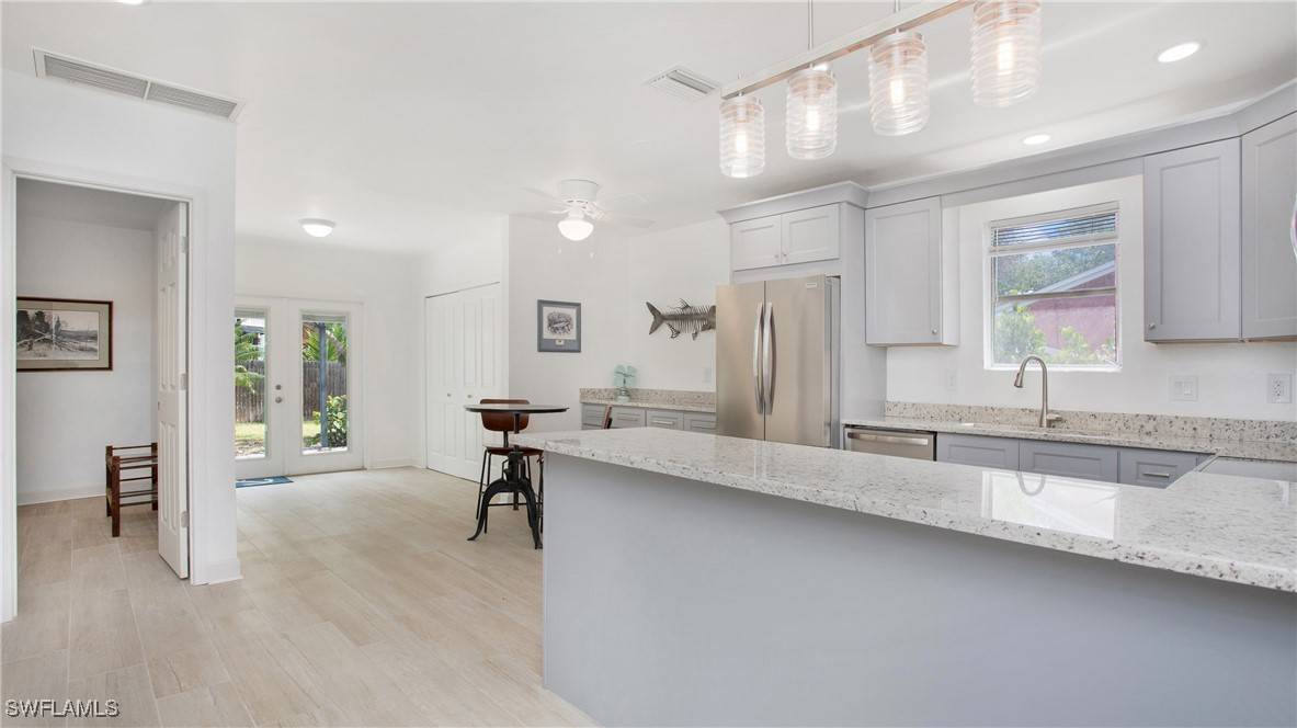 Naples, FL 34110,767 Glendale AVE